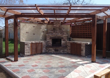 Красивая зона барбекю под ключ